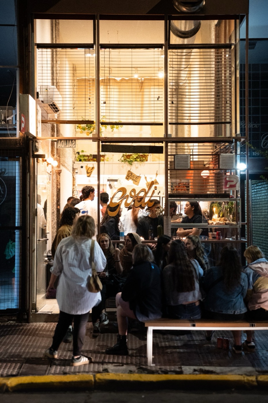 El local de noche lleno de gente
